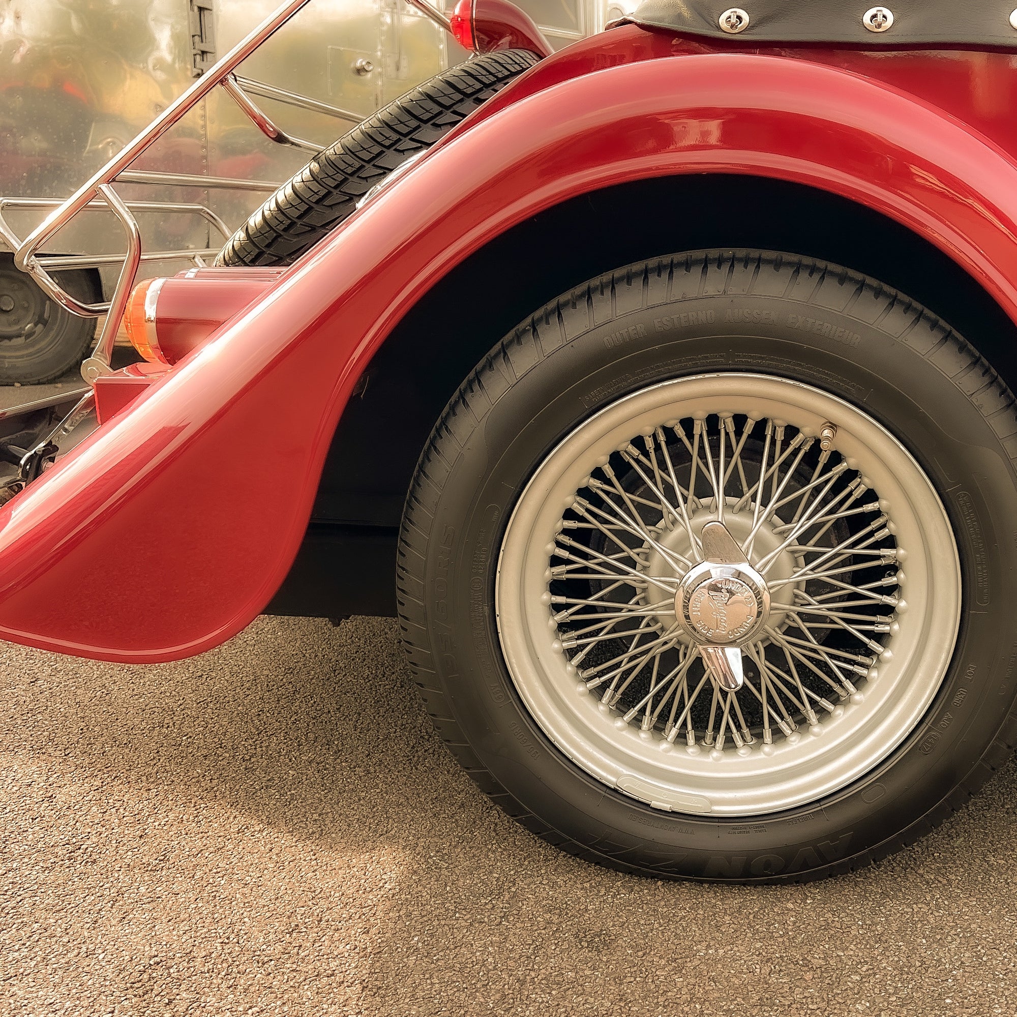 Morgan Plus 4 2.0 16v - Classic Morgan Anniversary Red