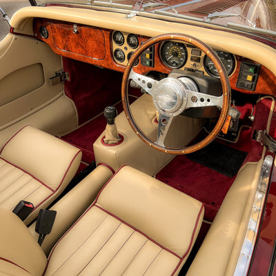 Morgan Plus 4 2.0 16v - Classic Morgan Anniversary Red