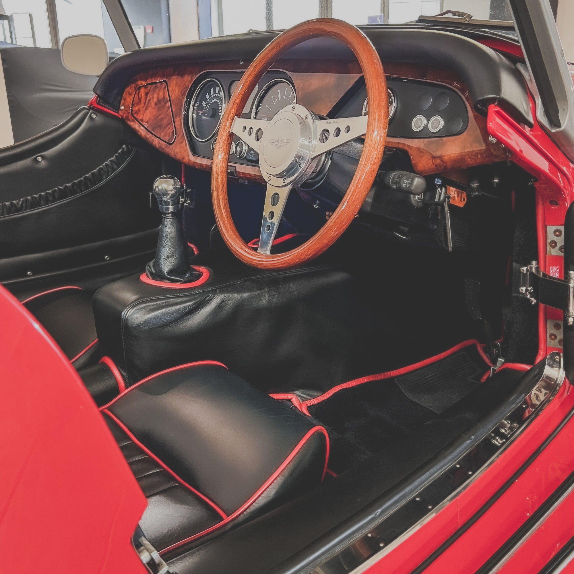 Morgan Roadster 3.7 V6 280 Bhp - Morgan Sport Red