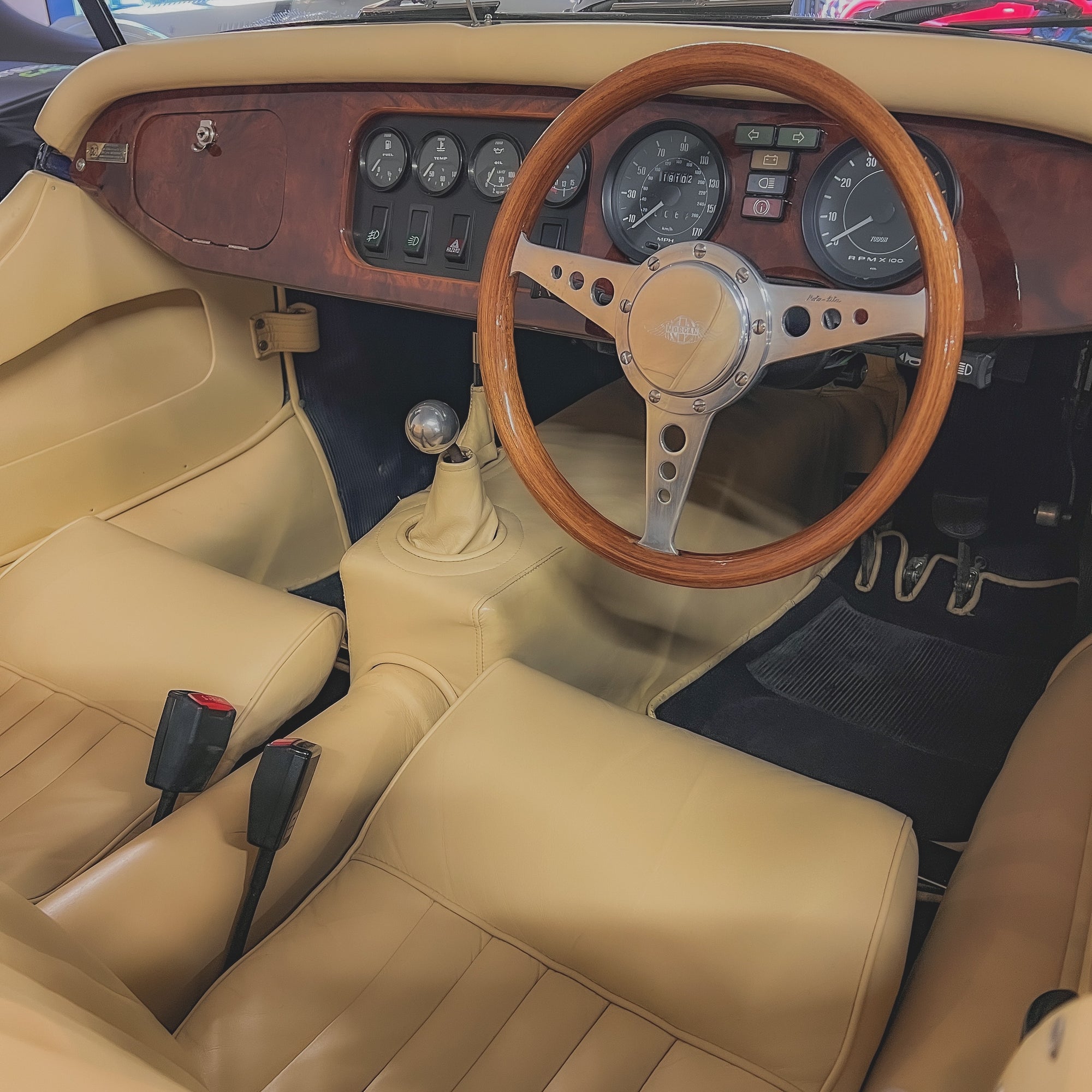 Morgan Plus 8 3.9 V8 - Iris Blue Metallic