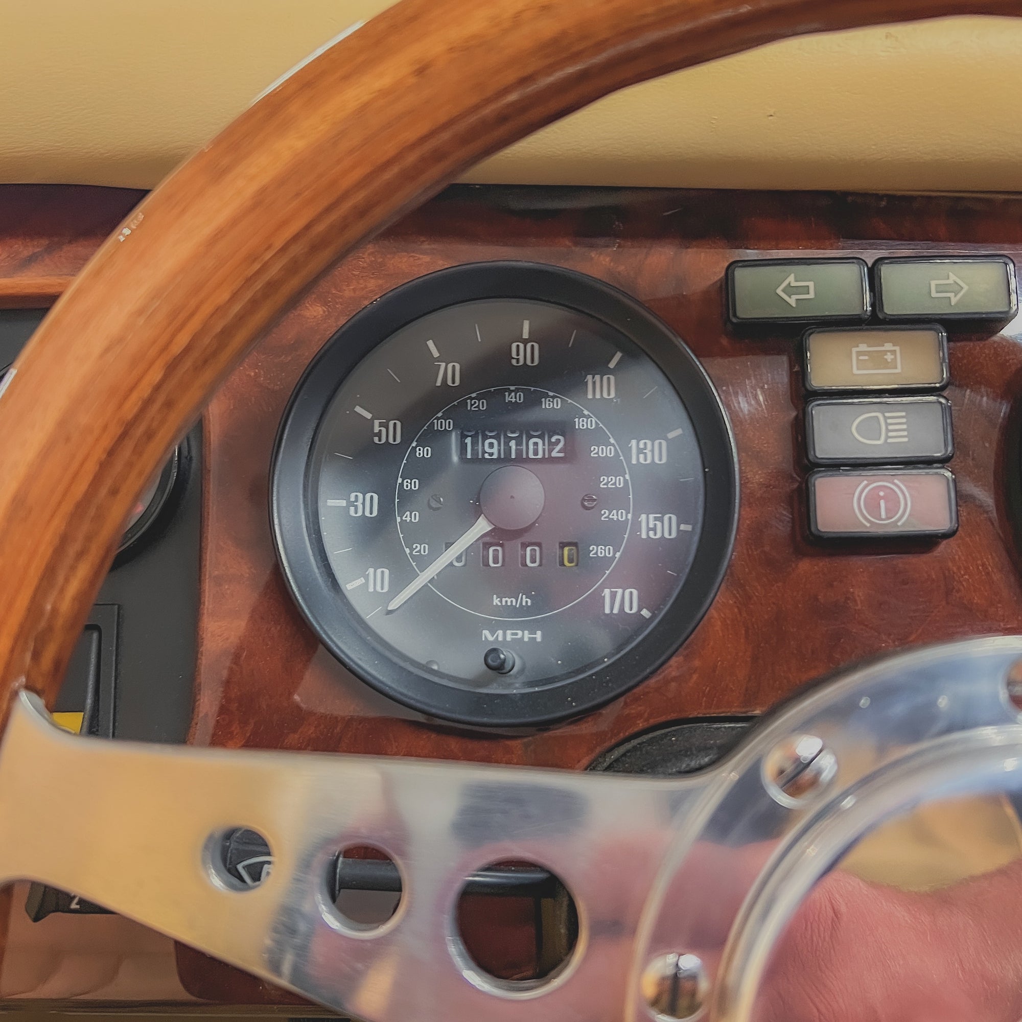 Morgan Plus 8 3.9 V8 - Iris Blue Metallic