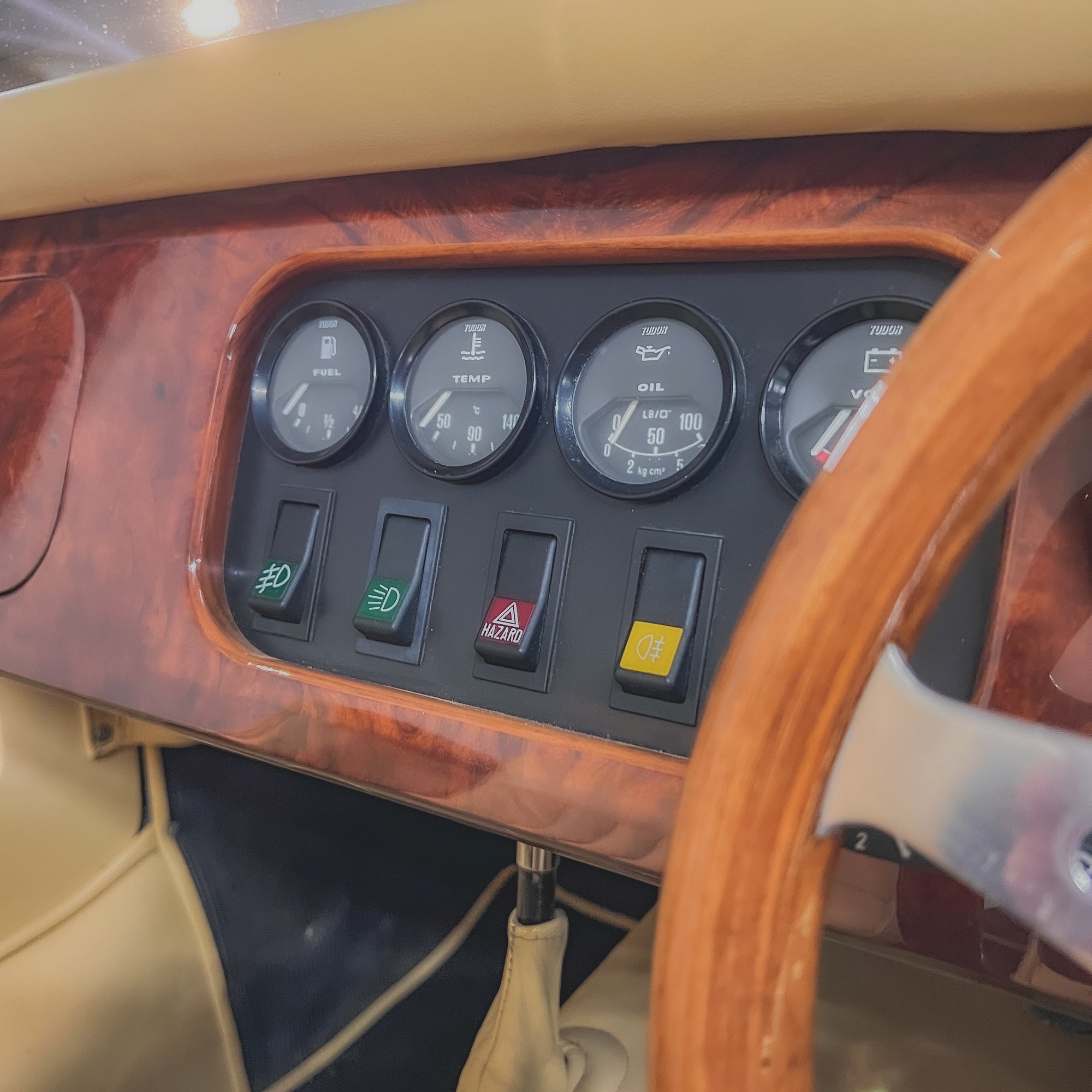 Morgan Plus 8 3.9 V8 - Iris Blue Metallic