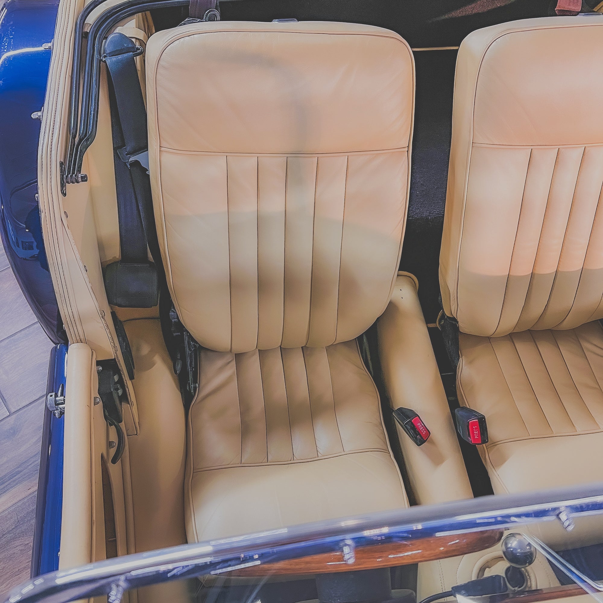 Morgan Plus 8 3.9 V8 - Iris Blue Metallic