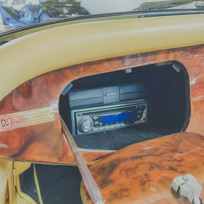 Morgan Plus 8 3.9 V8 - Iris Blue Metallic