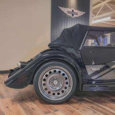 Morgan Plus Six Shadow - Mythos Black Pearlescent