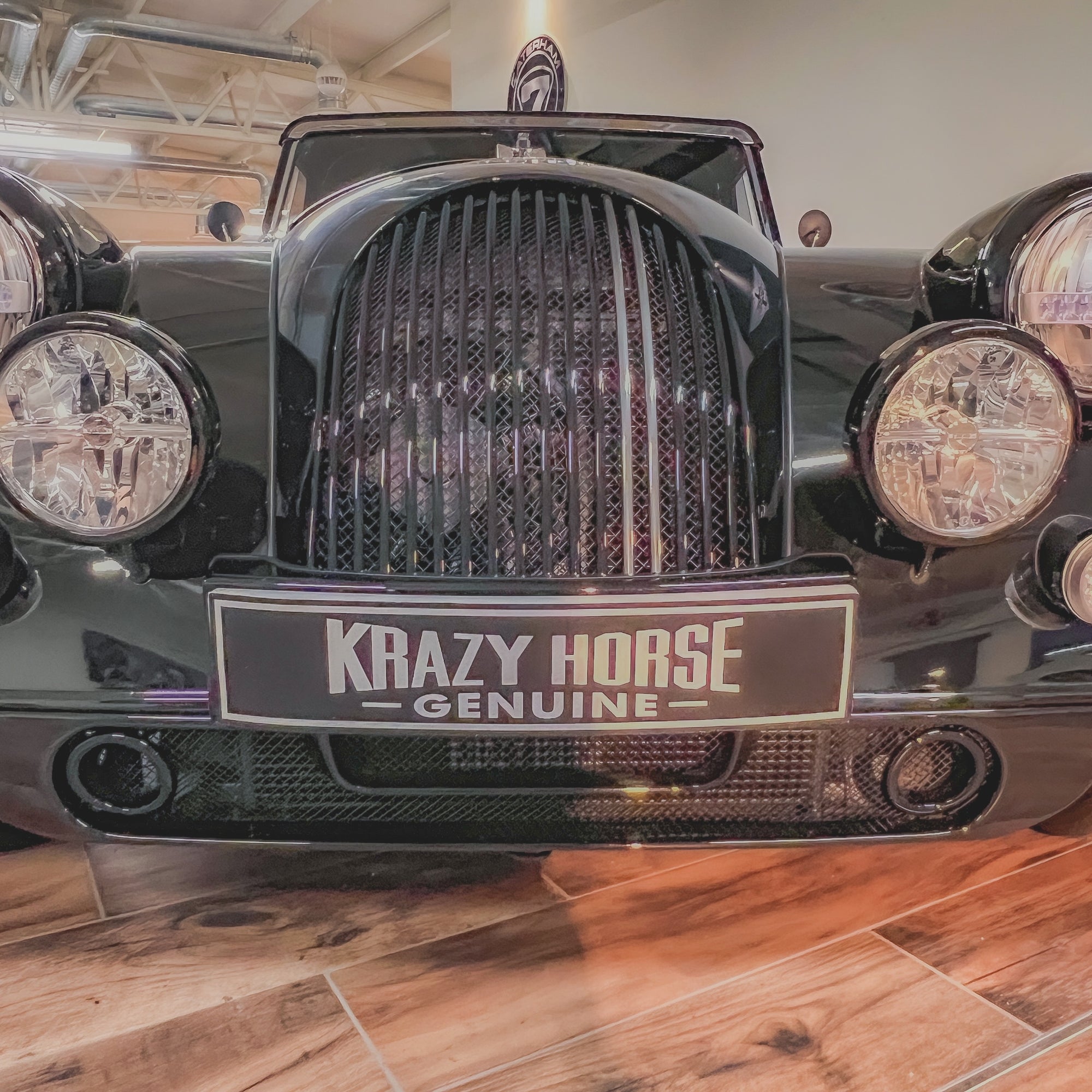 Morgan Plus Six Shadow - Mythos Black Pearlescent