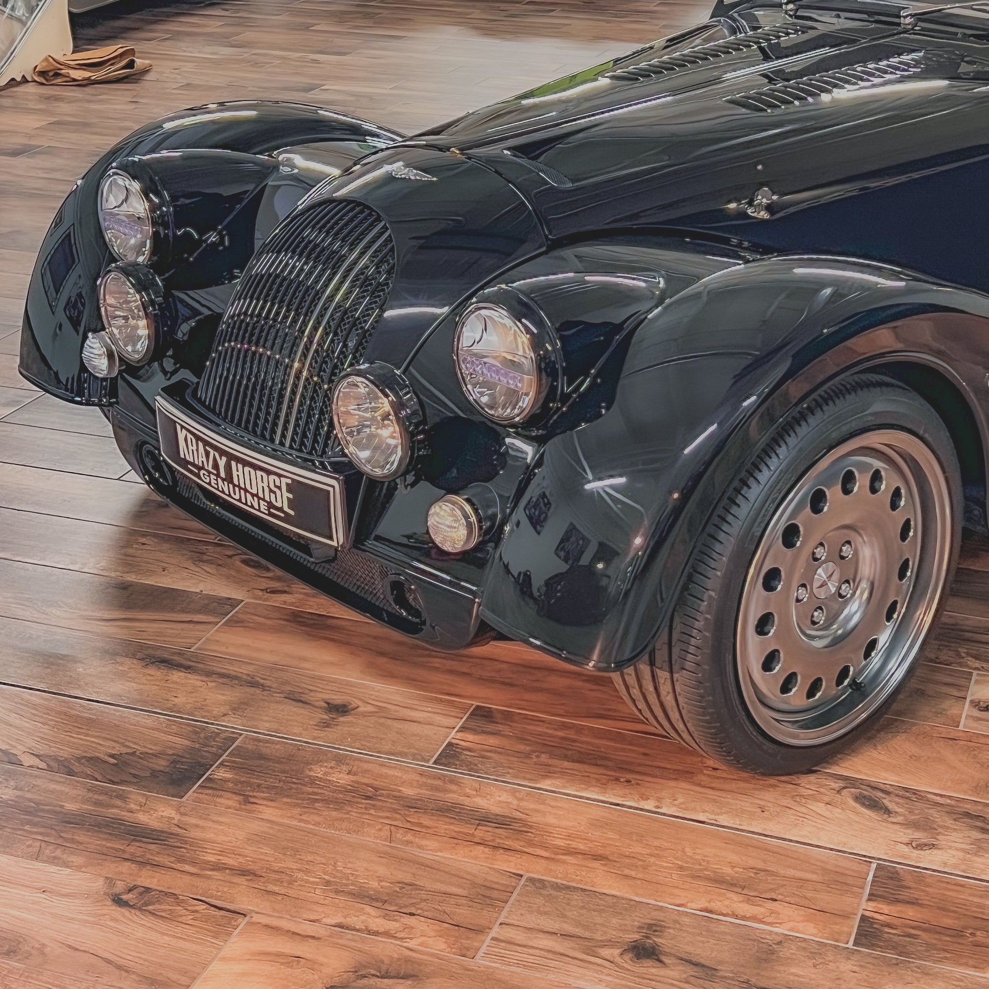SOLD - Morgan Plus Six Shadow - Mythos Black Pearlescent
