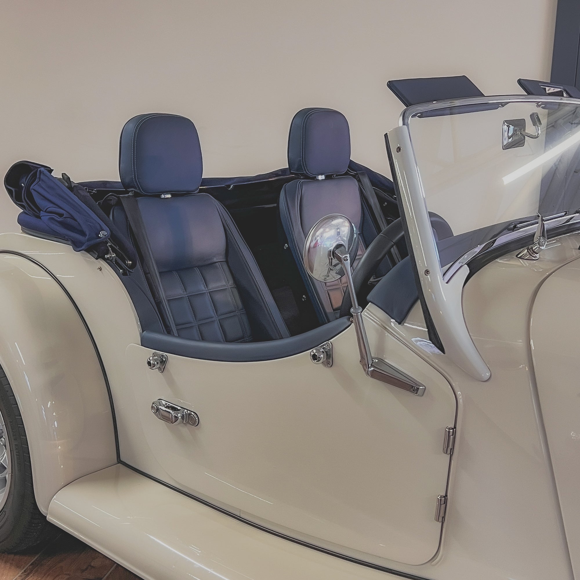 Morgan Plus Four - Morgan Heron Grey