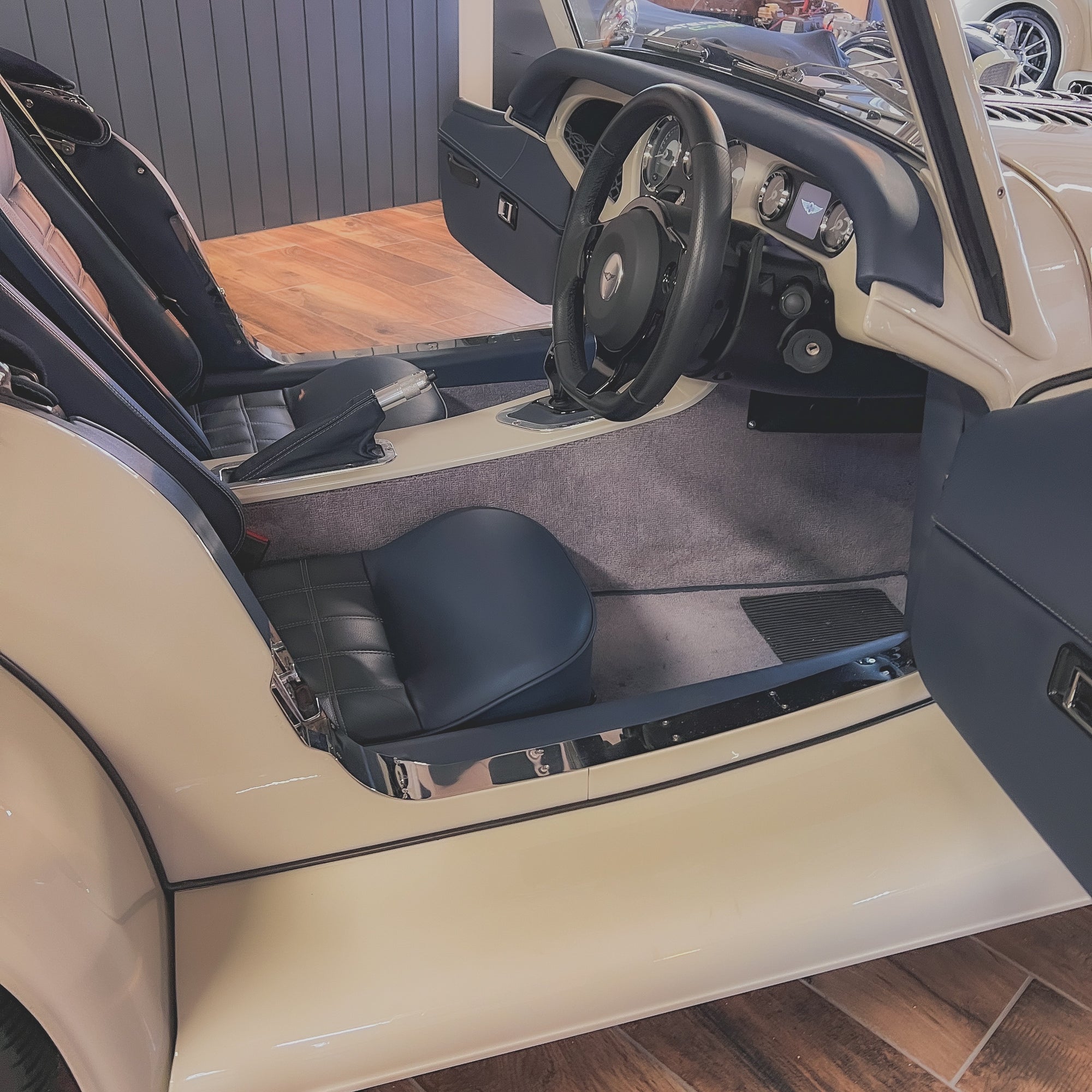 Morgan Plus Four - Morgan Heron Grey