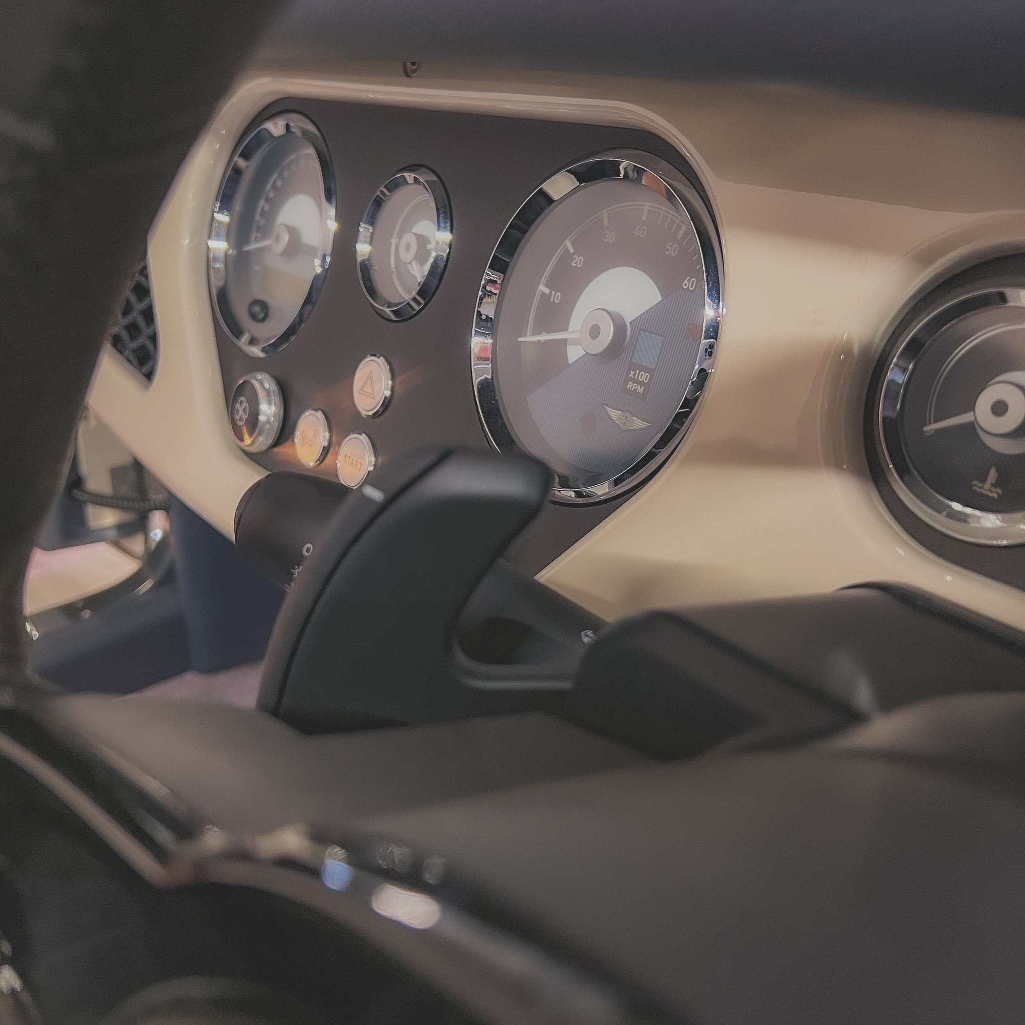 Morgan Plus Four - Morgan Heron Grey