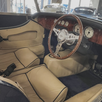 Morgan 4/4 1.8 Twin Cam 16v Ford Z-tec - Morgan Classic Indigo Blue