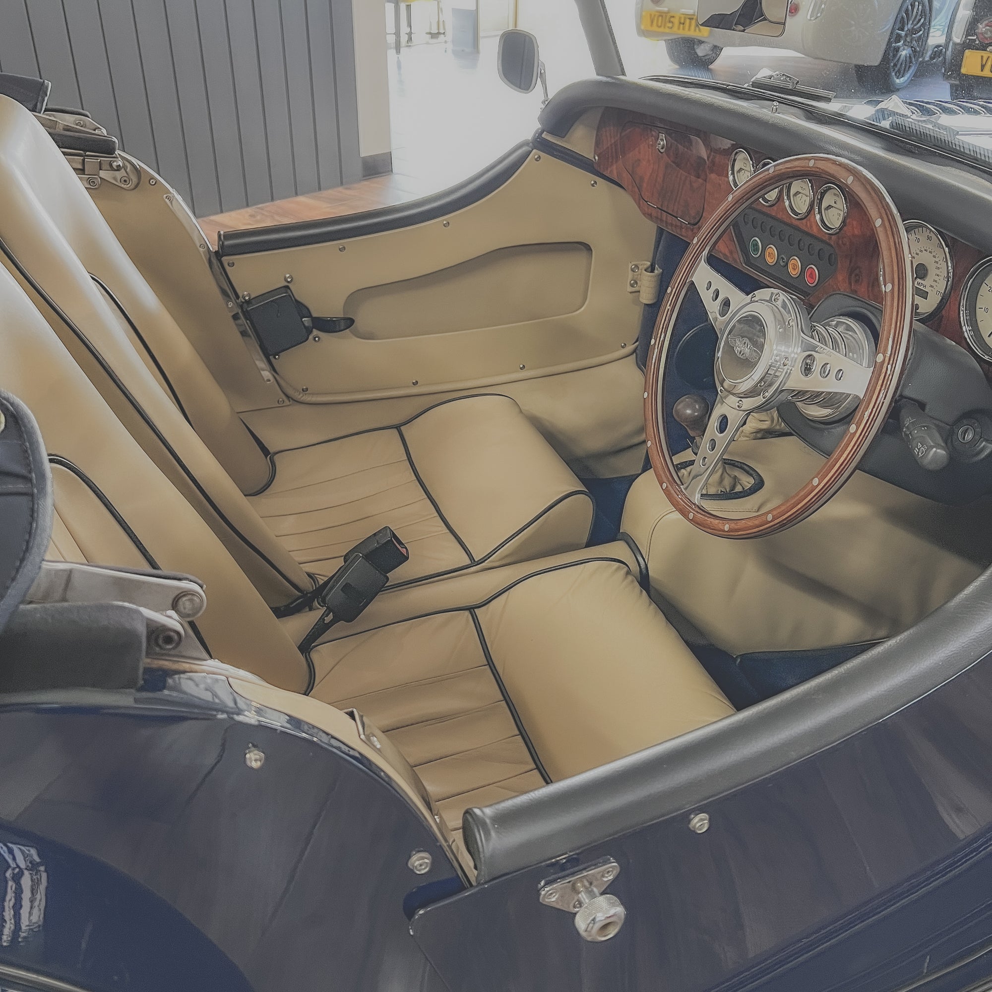 Morgan 4/4 1.8 Twin Cam 16v Ford Z-tec - Morgan Classic Indigo Blue