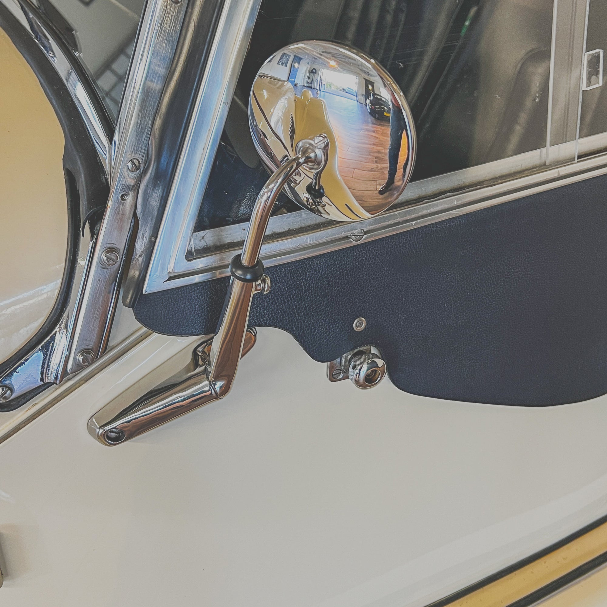 Morgan 4/4 1.6 Ford - Morgan Classic Old English White