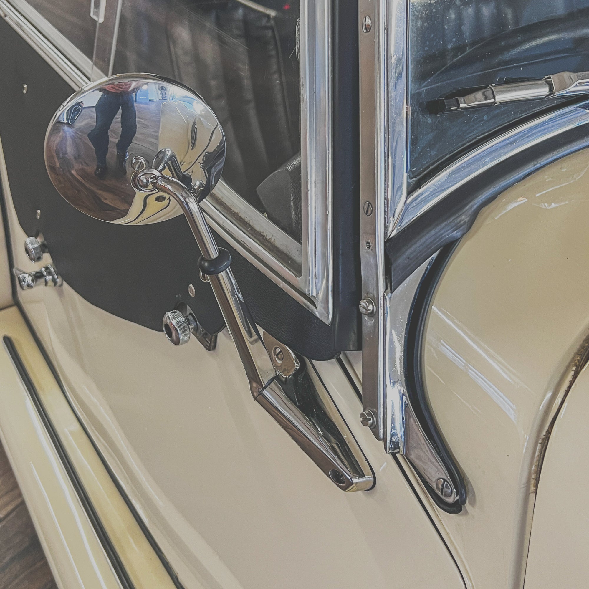 Morgan 4/4 1.6 Ford - Morgan Classic Old English White