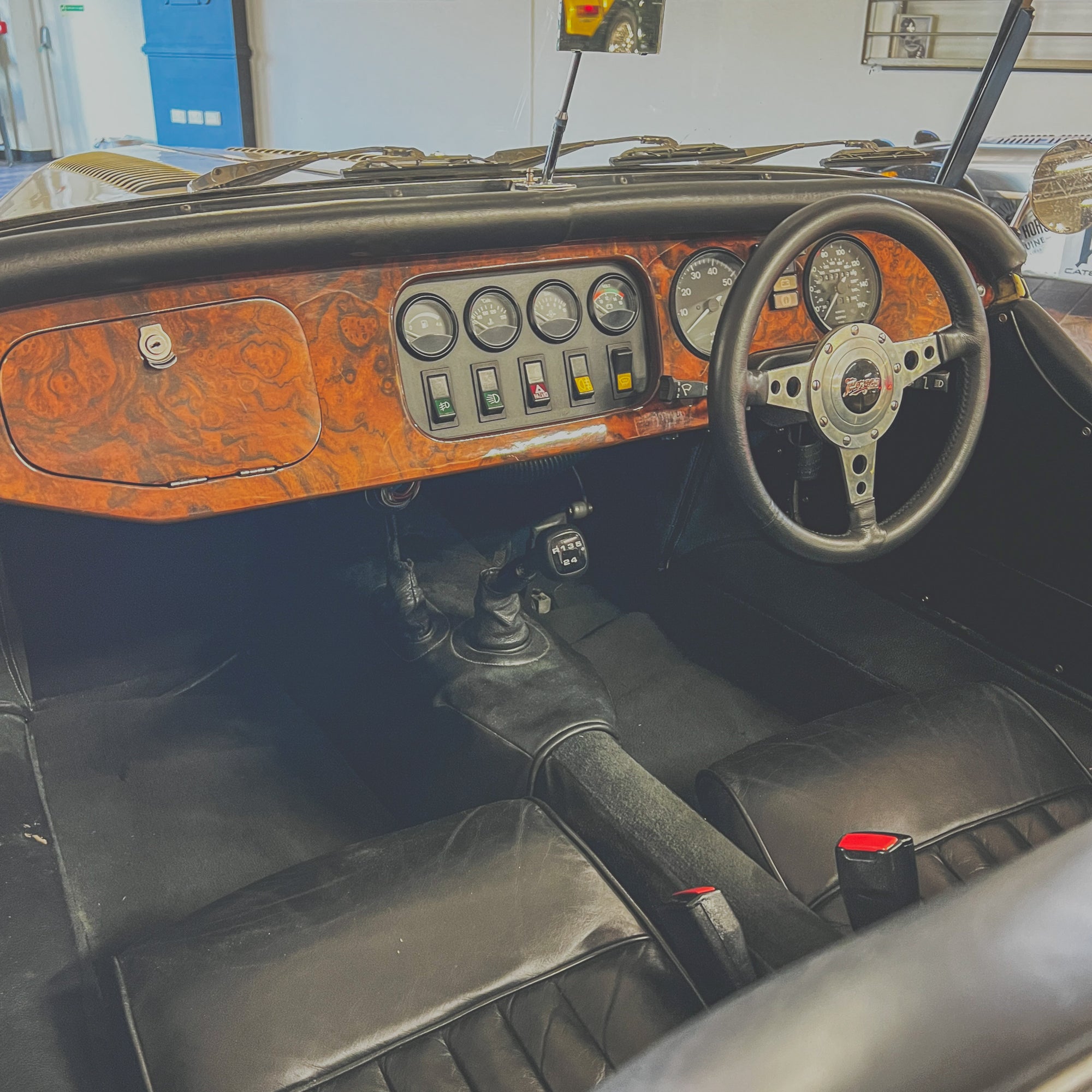 Morgan 4/4 1.6 Ford - Morgan Classic Old English White