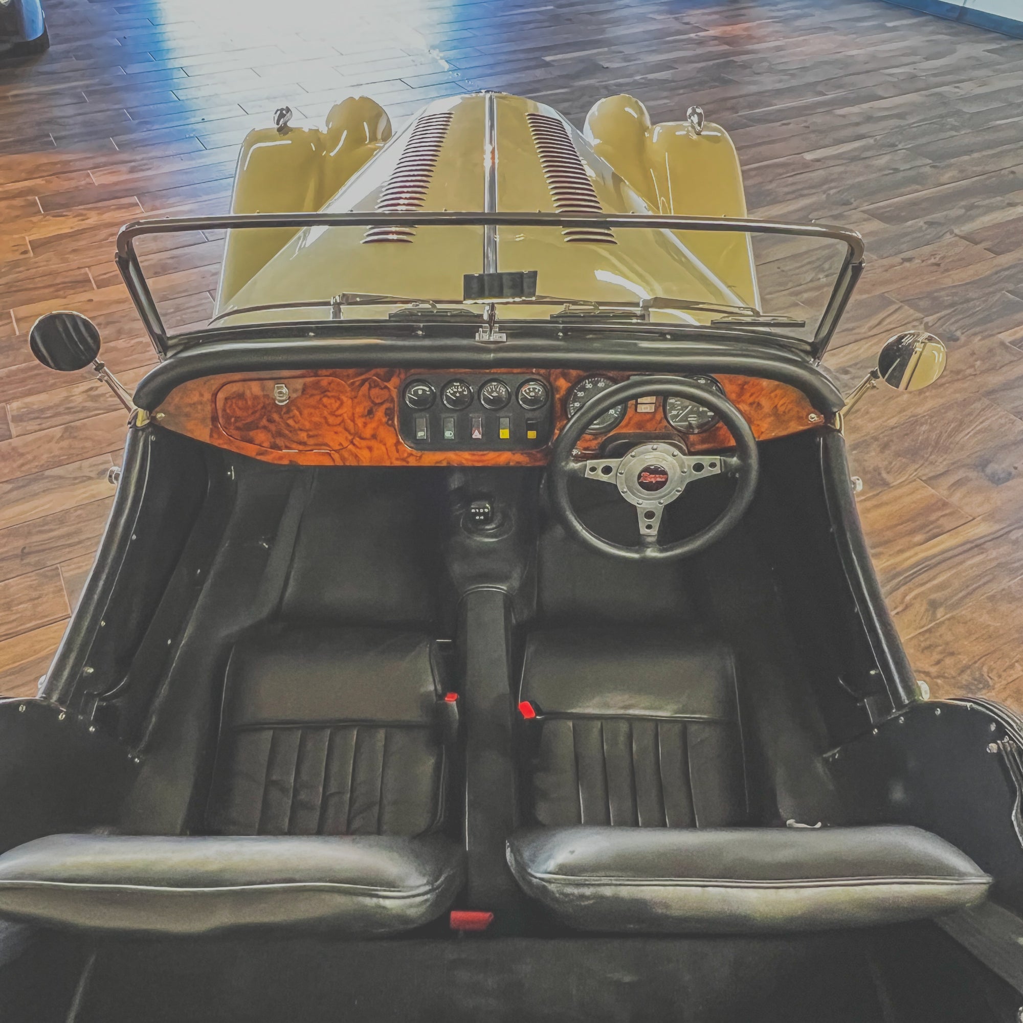 Morgan 4/4 1.6 Ford - Morgan Classic Old English White