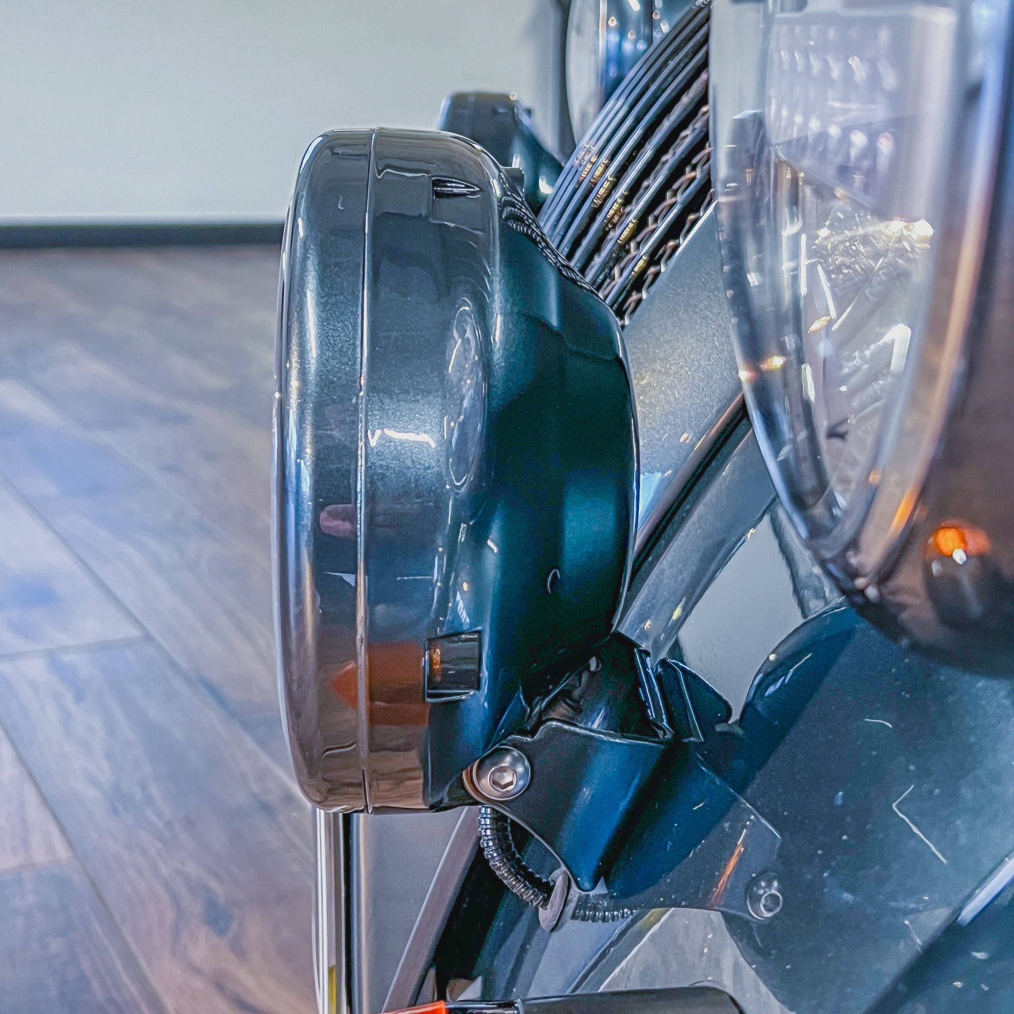 SOLD - Morgan Plus Six 3.0 Automatic - Classic Porsche Adventure Green pearlescent