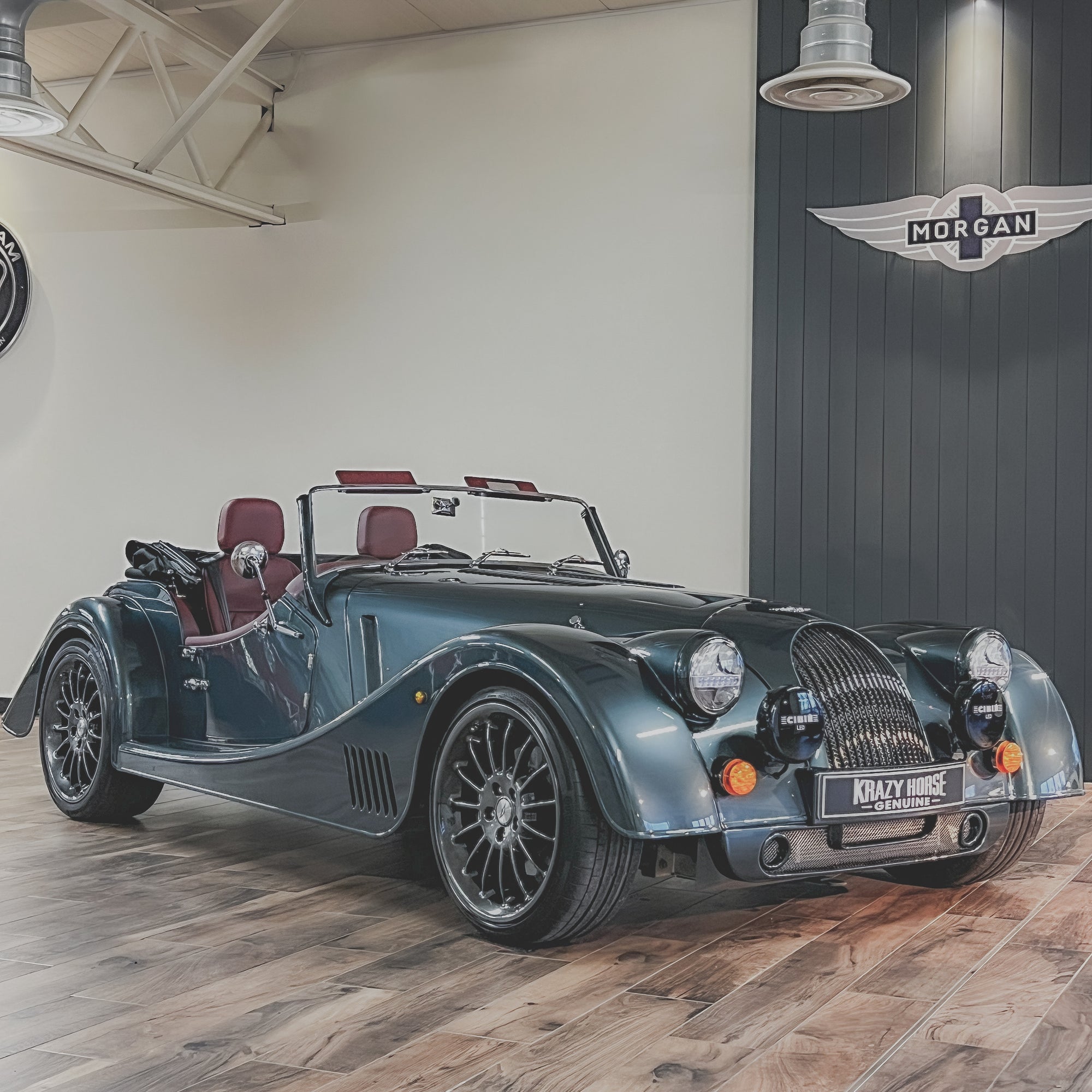 SOLD - Morgan Plus Six 3.0 Automatic - Classic Porsche Adventure Green pearlescent
