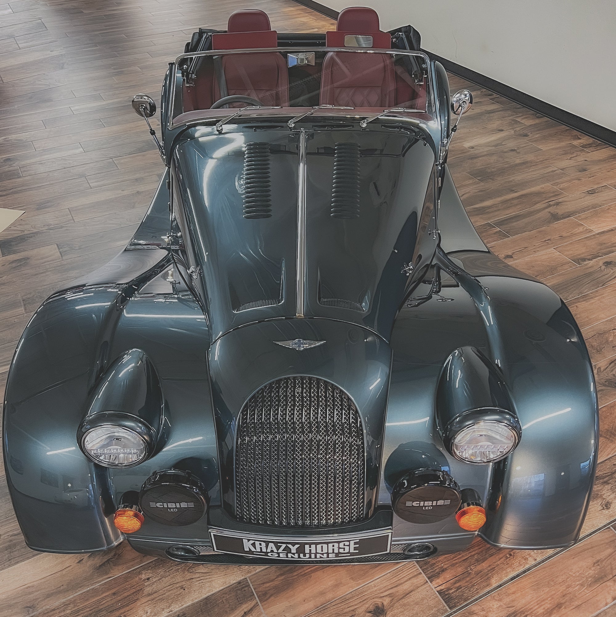 SOLD - Morgan Plus Six 3.0 Automatic - Classic Porsche Adventure Green pearlescent