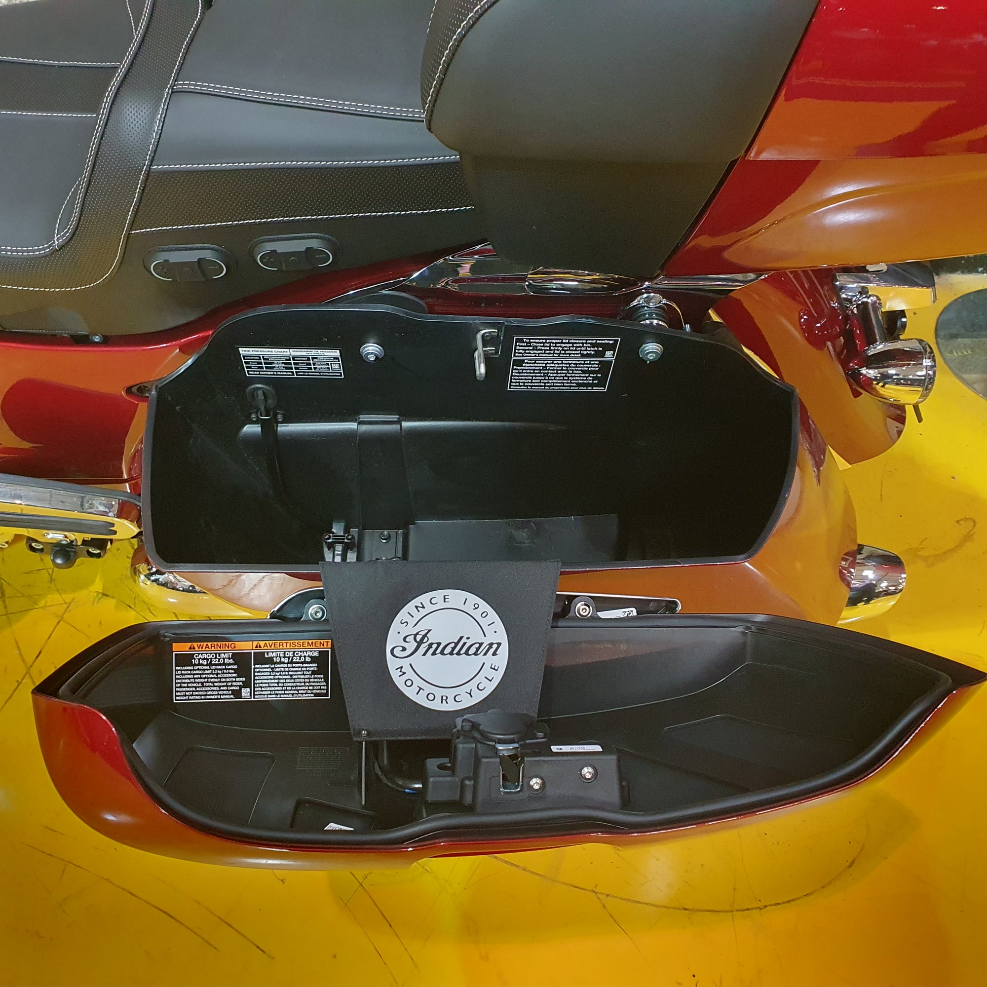 Indian Roadmaster Limited - Stryker Red Metallic