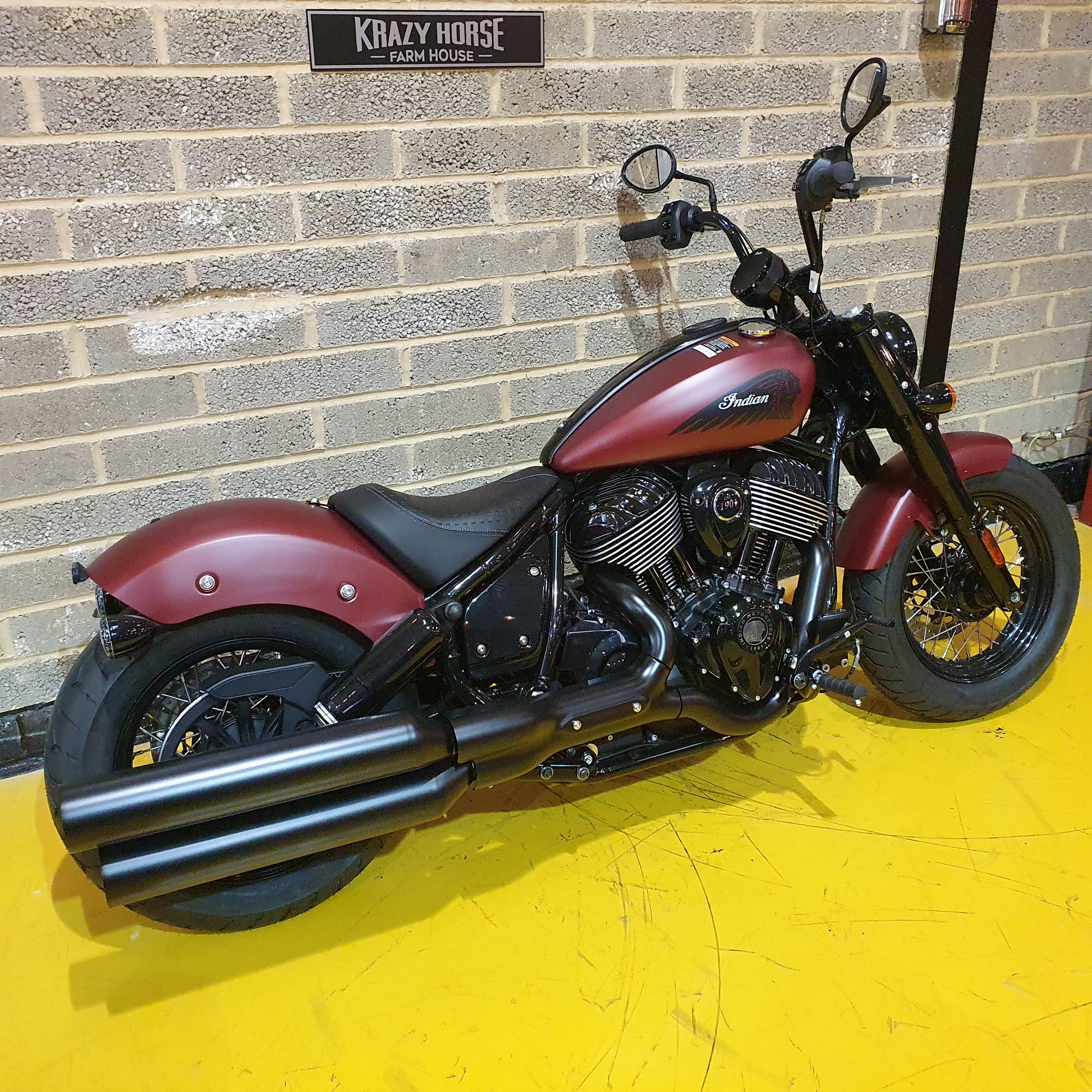 2023 Indian Chief Bobber Dark Horse ICON - Copper Smoke