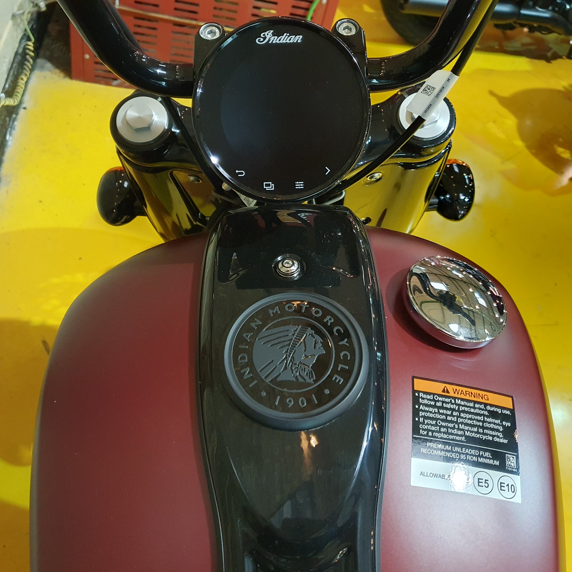 2023 Indian Chief Bobber Dark Horse ICON - Copper Smoke