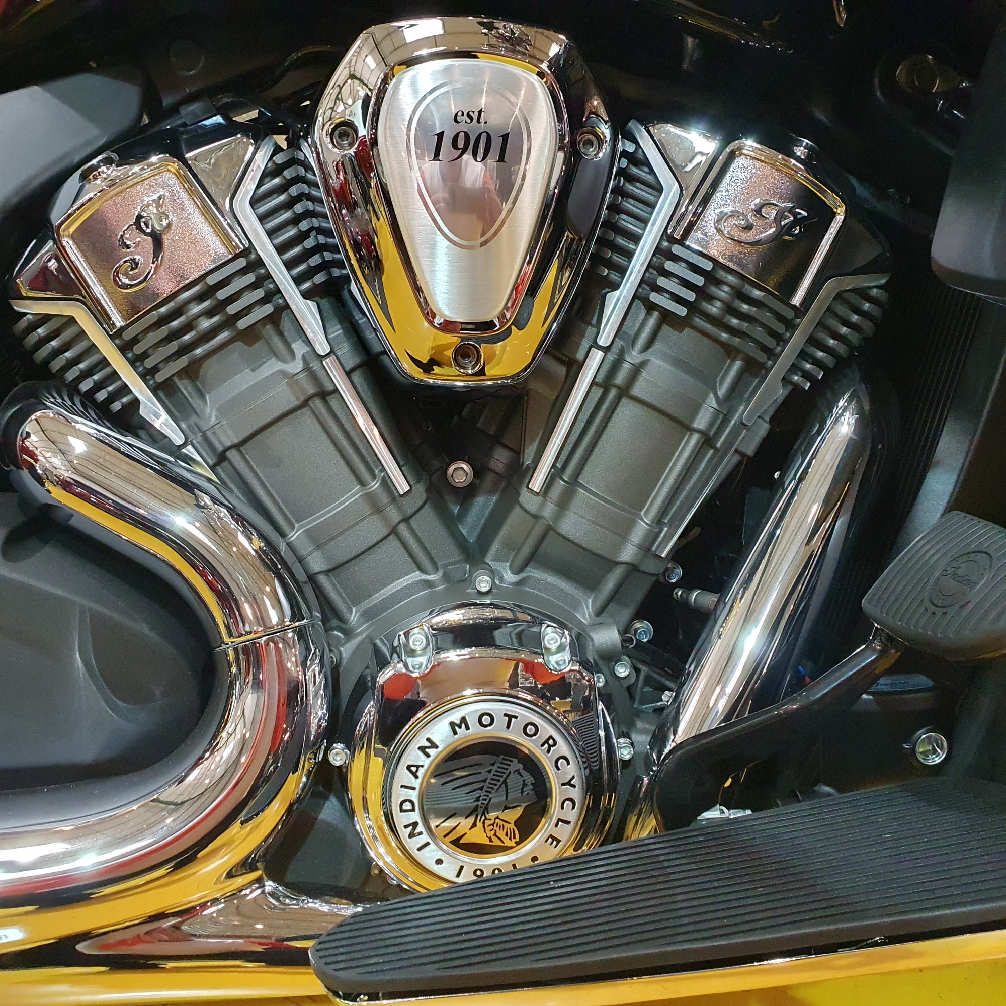 2023 Indian Pursuit Limited ICON - Copper Metallic