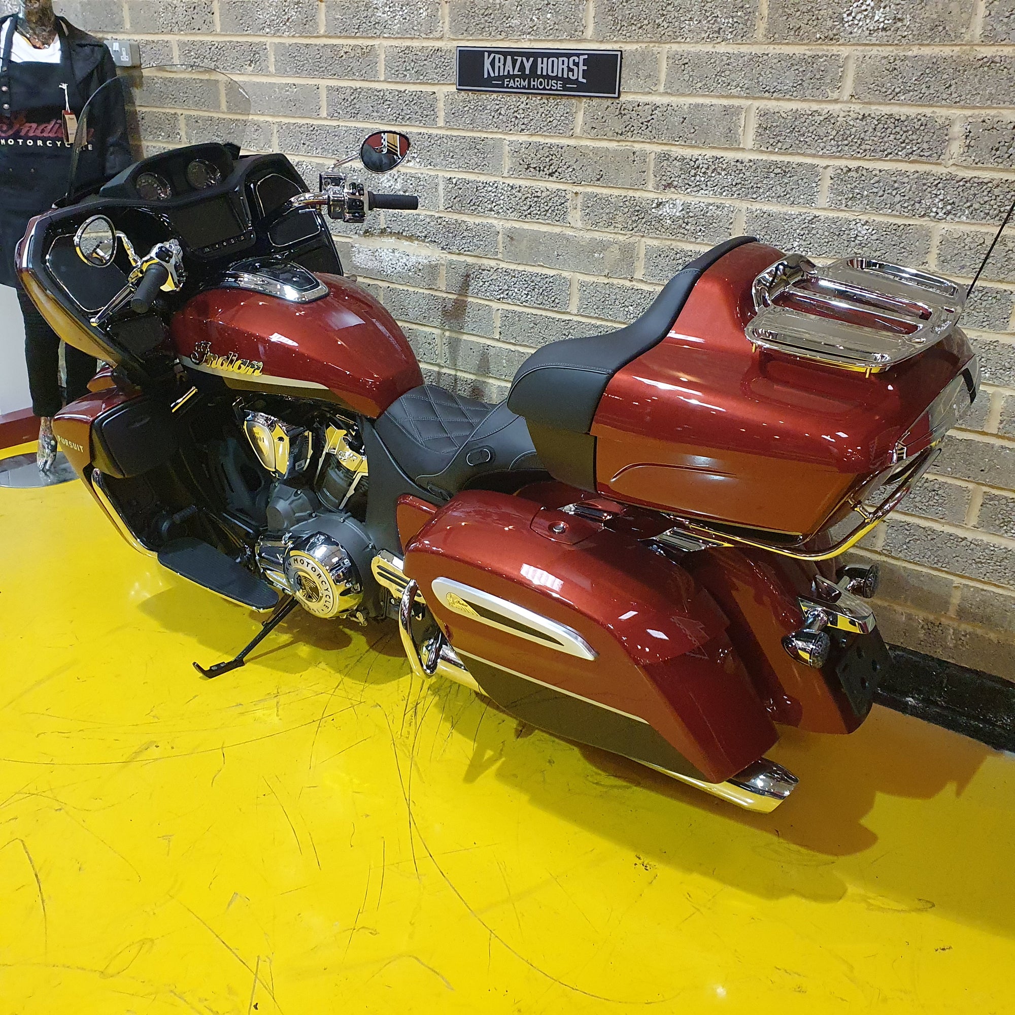 2023 Indian Pursuit Limited ICON - Copper Metallic