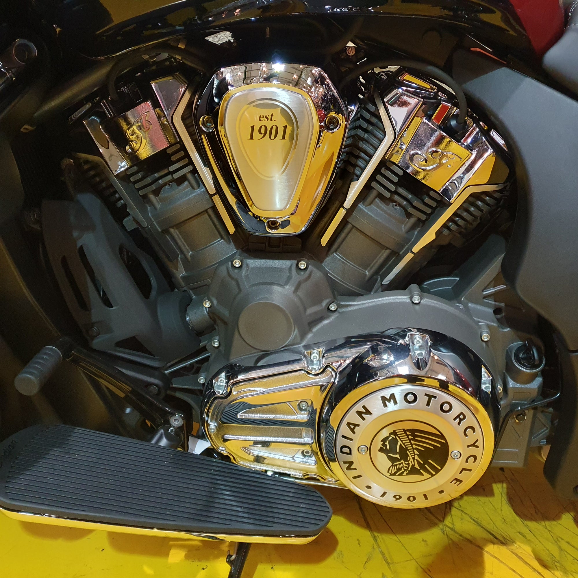 2023 Indian Pursuit Limited ICON - Copper Metallic