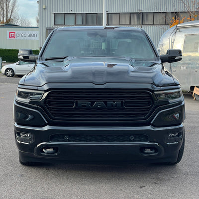 RAM 1500 LIMITED NIGHT EDITION CREW CAB - DIAMOND BLACK WITH BLACK