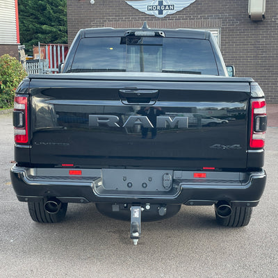 RAM 1500 LIMITED NIGHT EDITION CREW CAB - DIAMOND BLACK WITH BLACK