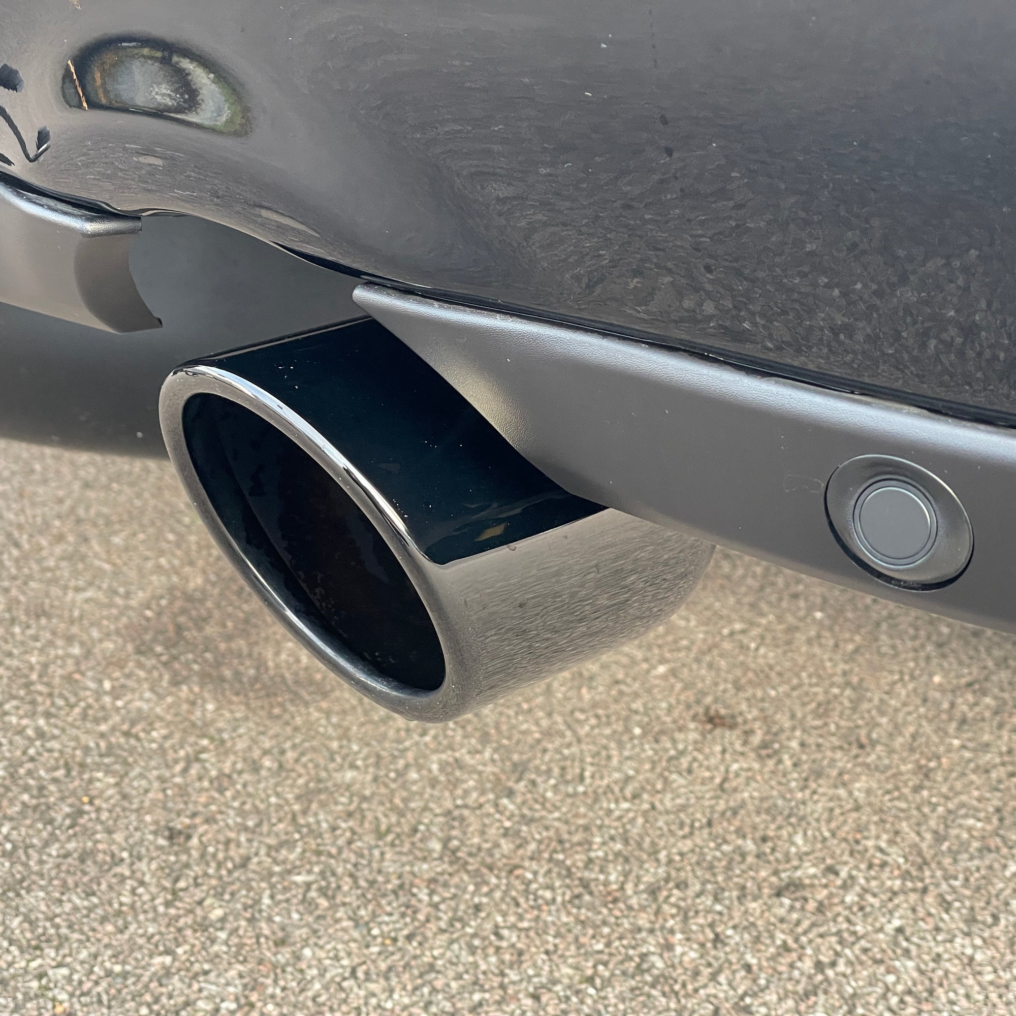 RAM 1500 LIMITED NIGHT EDITION CREW CAB - DIAMOND BLACK WITH BLACK