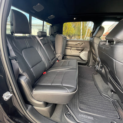 RAM 1500 LIMITED NIGHT EDITION CREW CAB - DIAMOND BLACK WITH BLACK