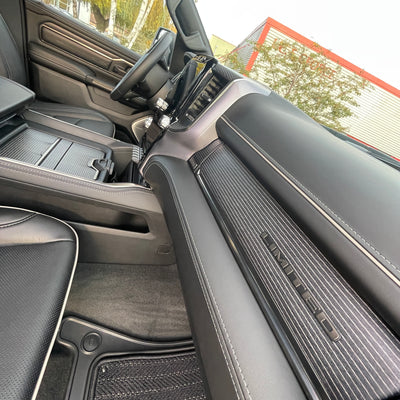 RAM 1500 LIMITED NIGHT EDITION CREW CAB - DIAMOND BLACK WITH BLACK