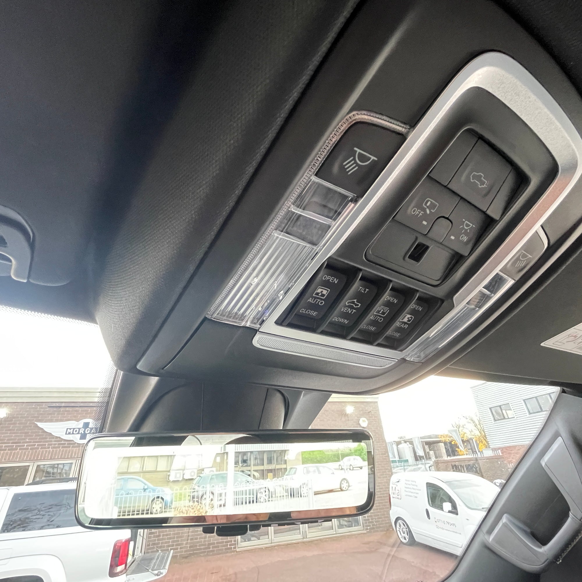 RAM 1500 LIMITED NIGHT EDITION CREW CAB - DIAMOND BLACK WITH BLACK