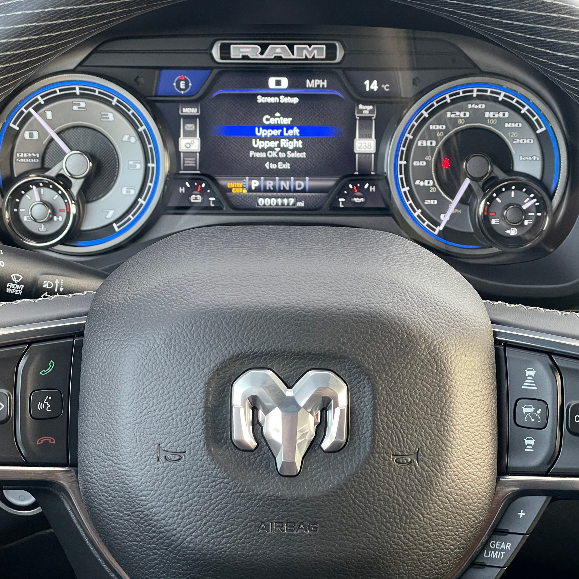 RAM 1500 LIMITED NIGHT EDITION CREW CAB - DIAMOND BLACK WITH BLACK