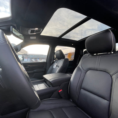 RAM 1500 LIMITED NIGHT EDITION CREW CAB - DIAMOND BLACK WITH BLACK