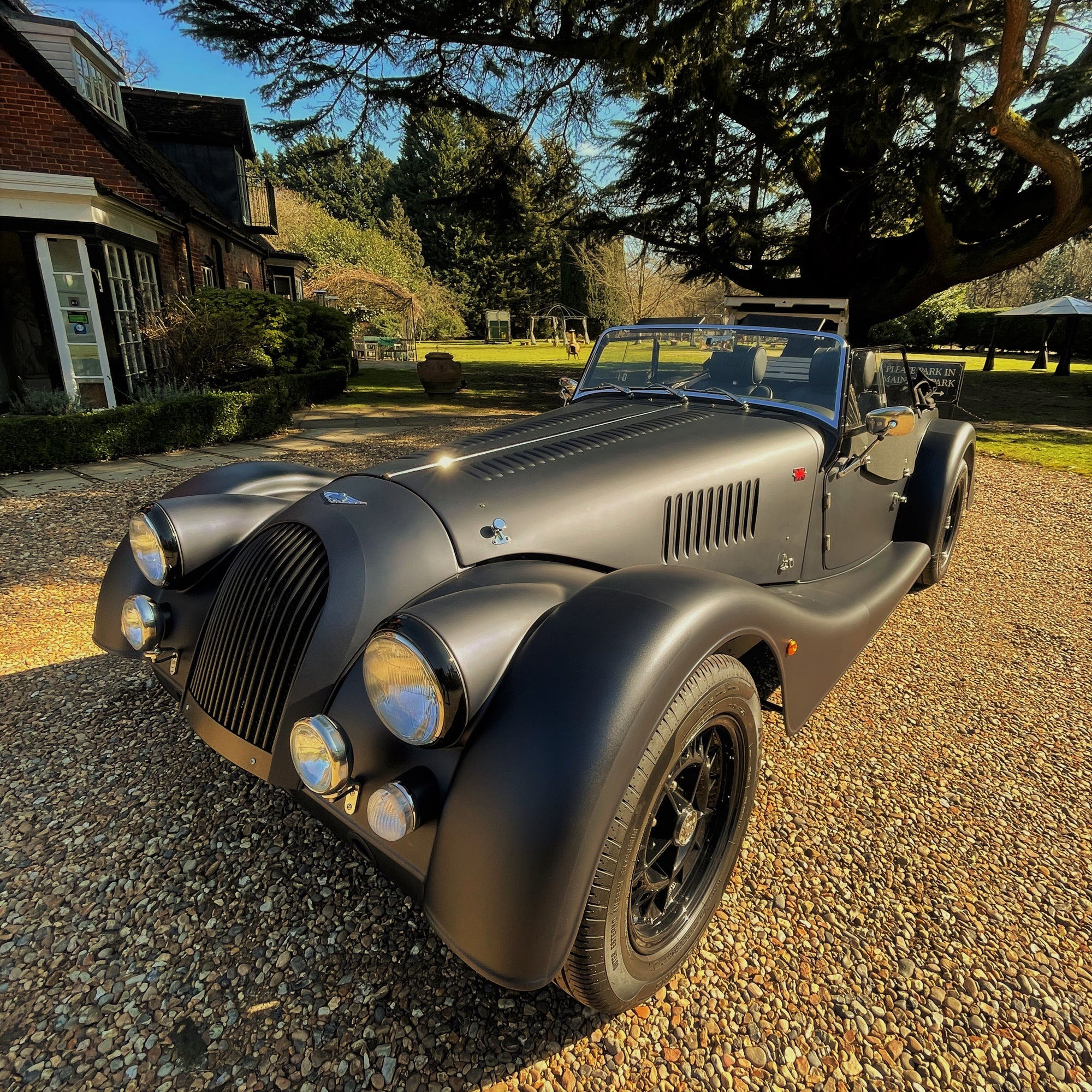 Morgan 2.0 Plus 4 - Red Bull Navy Matt