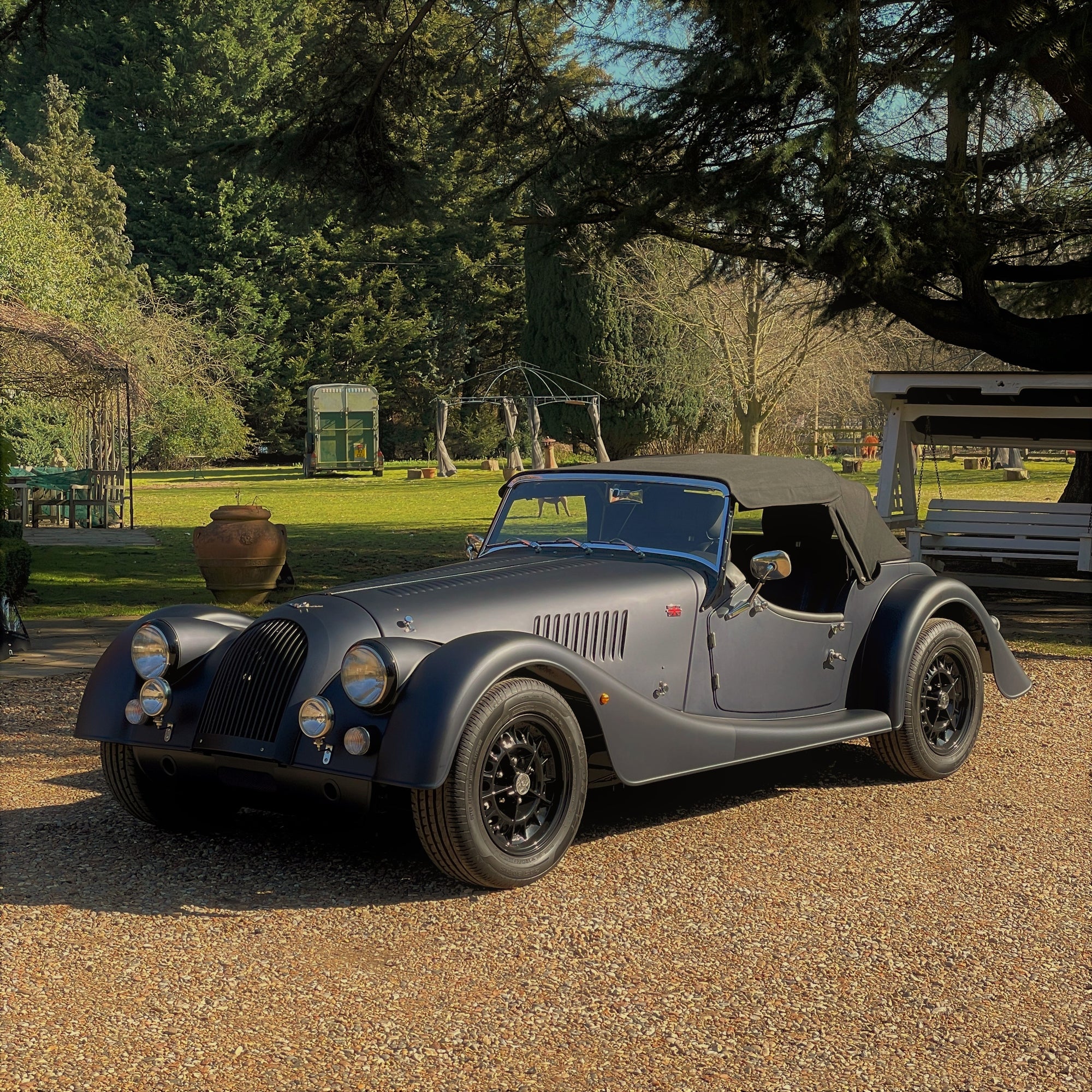 Morgan 2.0 Plus 4 - Red Bull Navy Matt