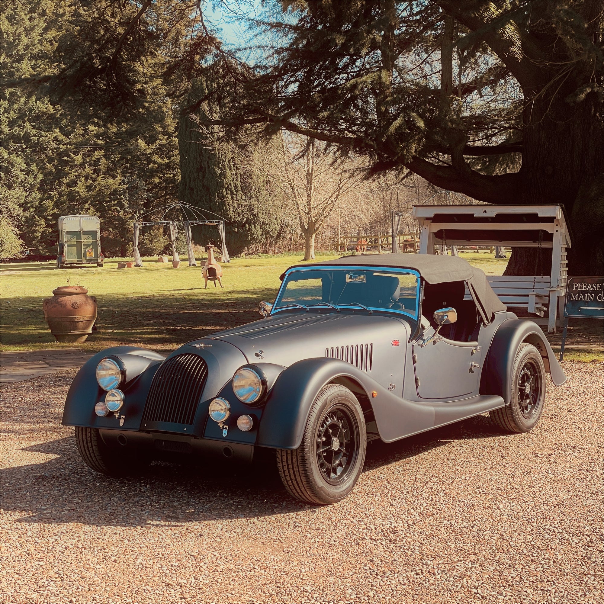 Morgan 2.0 Plus 4 - Red Bull Navy Matt