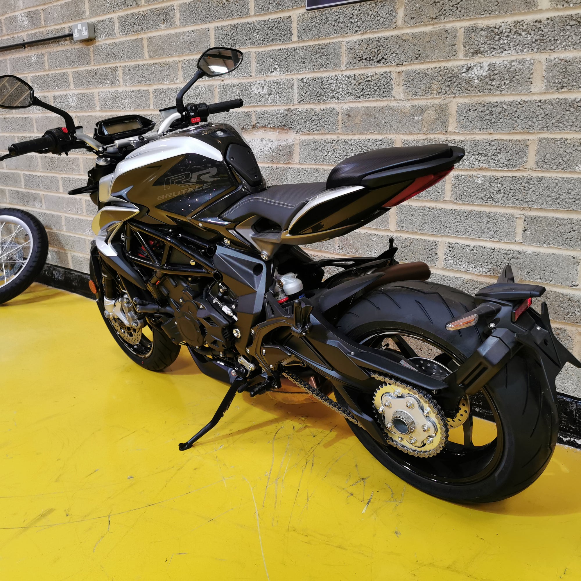 MV Agusta Brutale 800 RR - Ago Silver and Dark Metallic Grey