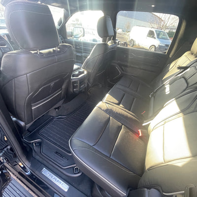 RAM 1500 LIMITED NIGHT EDITION CREW CAB - DIAMOND BLACK WITH BLACK