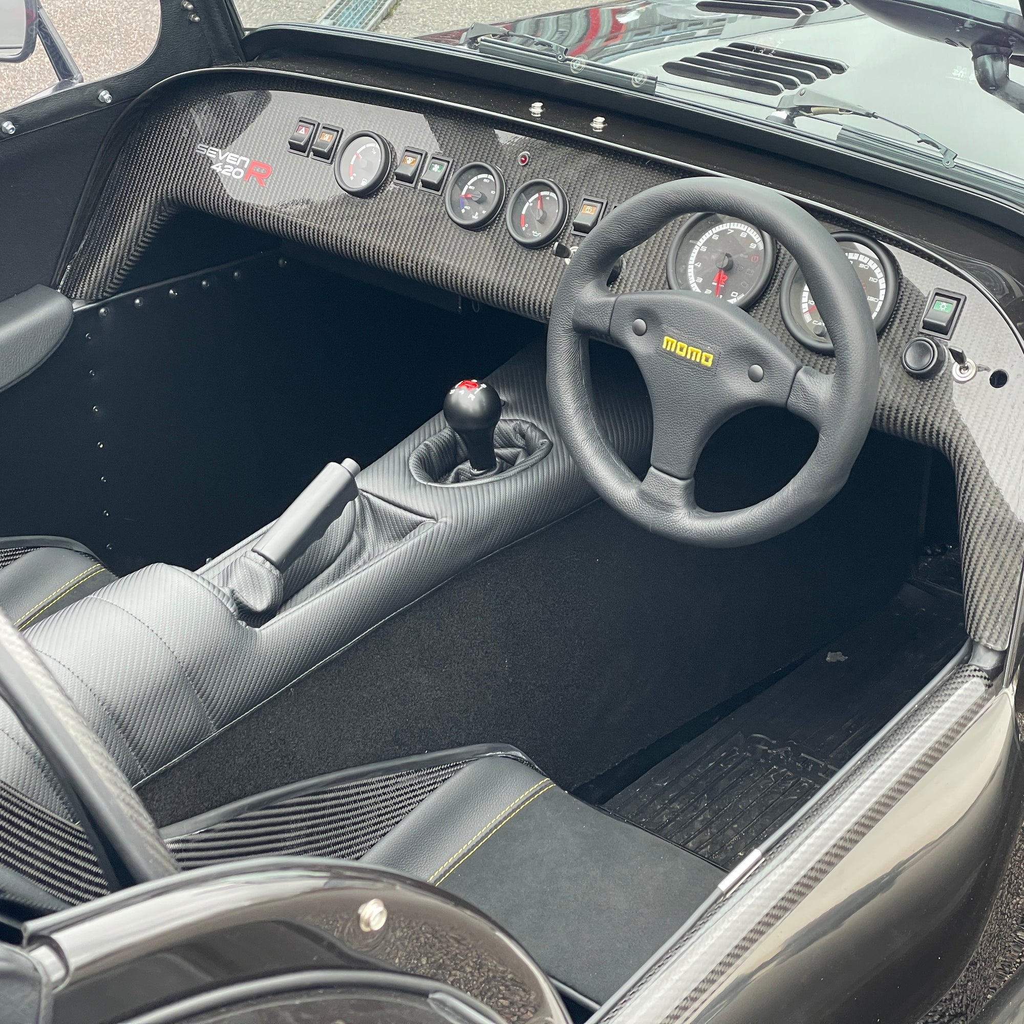 BRAND NEW UNREGISTERED CATERHAM SEVEN 420R - GRAVITY BLACK WITH BLACK