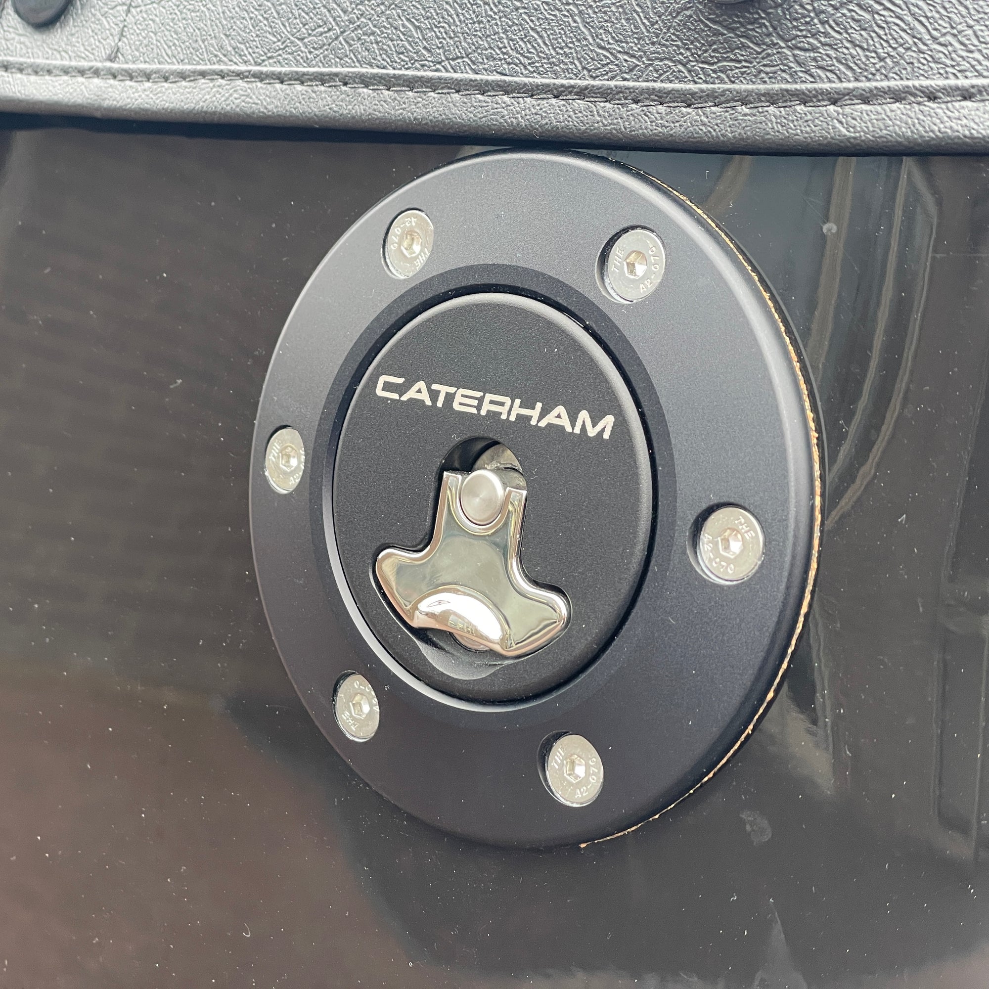 BRAND NEW UNREGISTERED CATERHAM SEVEN 420R - GRAVITY BLACK WITH BLACK