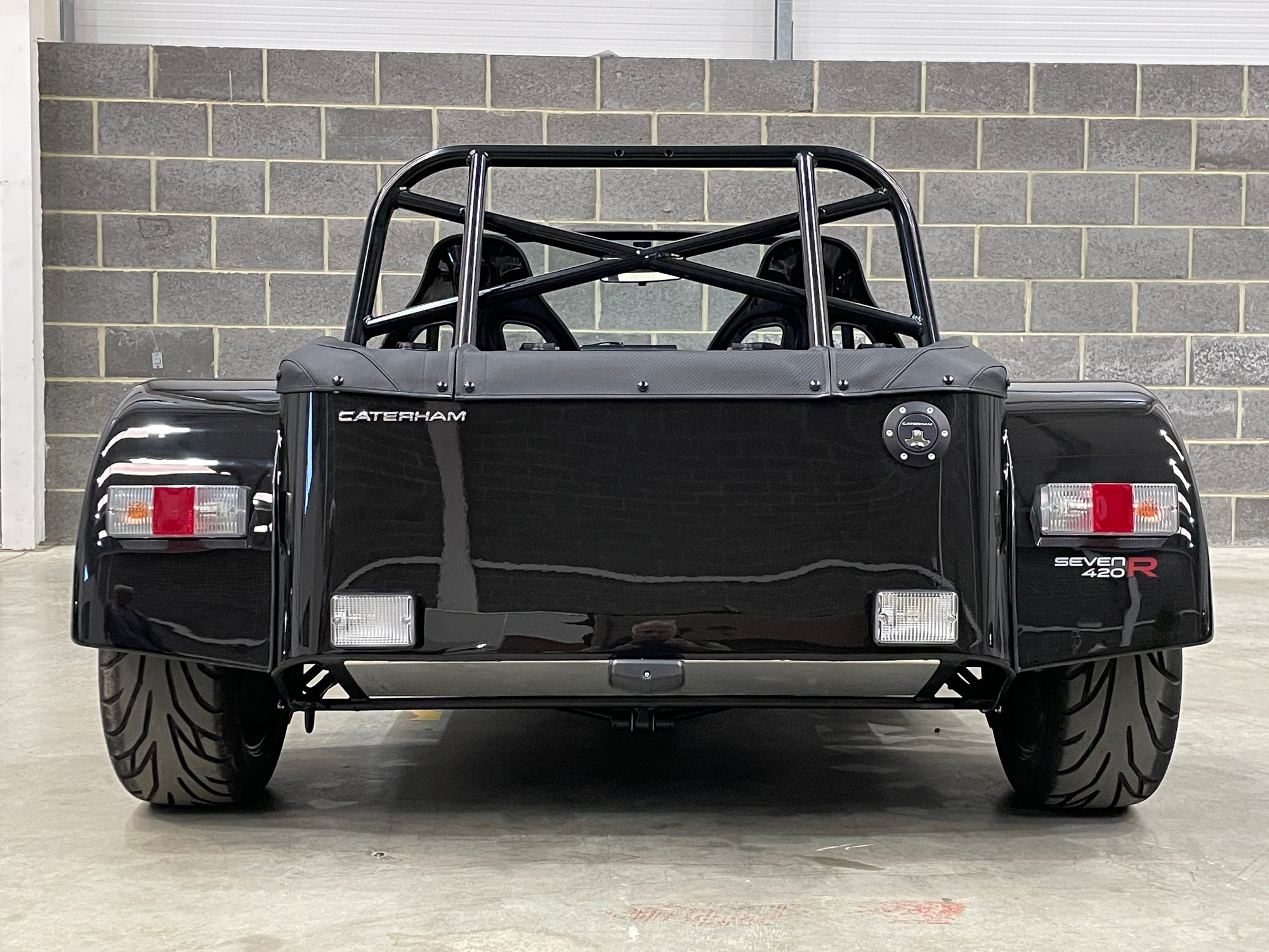 SOLD - CATERHAM SEVEN 420R LARGE CHASSIS - GRAVITY BLACK WITH BLACK