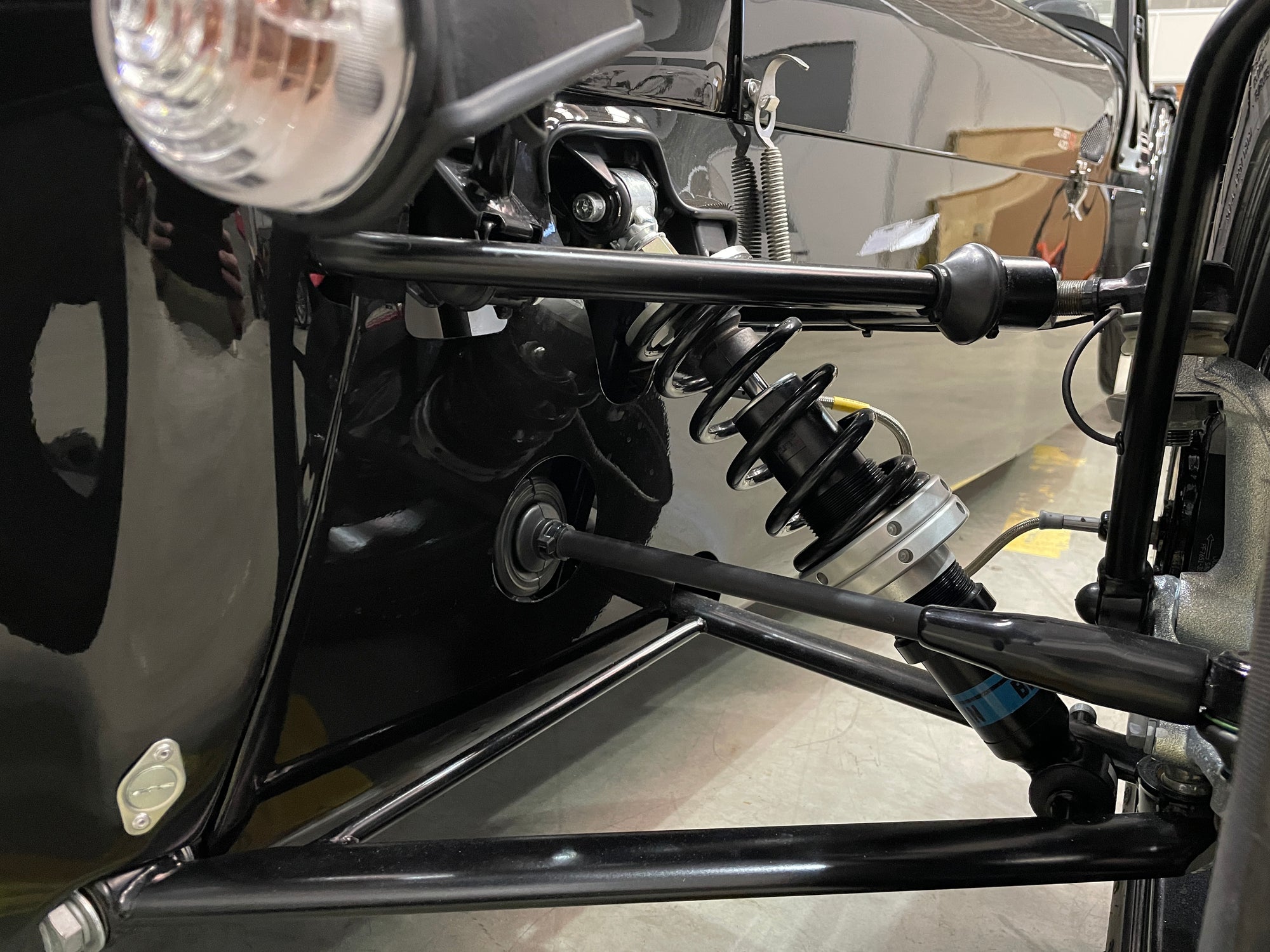 SOLD - CATERHAM SEVEN 420R LARGE CHASSIS - GRAVITY BLACK WITH BLACK