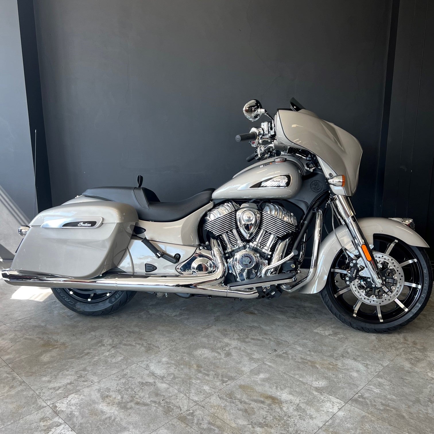 Indian Chieftain Limited - Silver Quarts Metallic