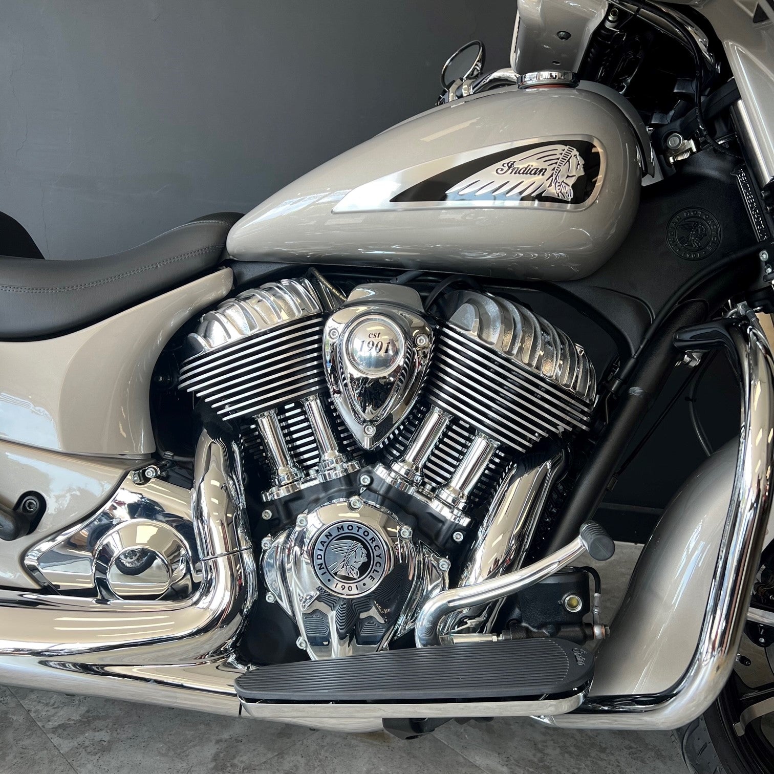 Indian Chieftain Limited - Silver Quarts Metallic