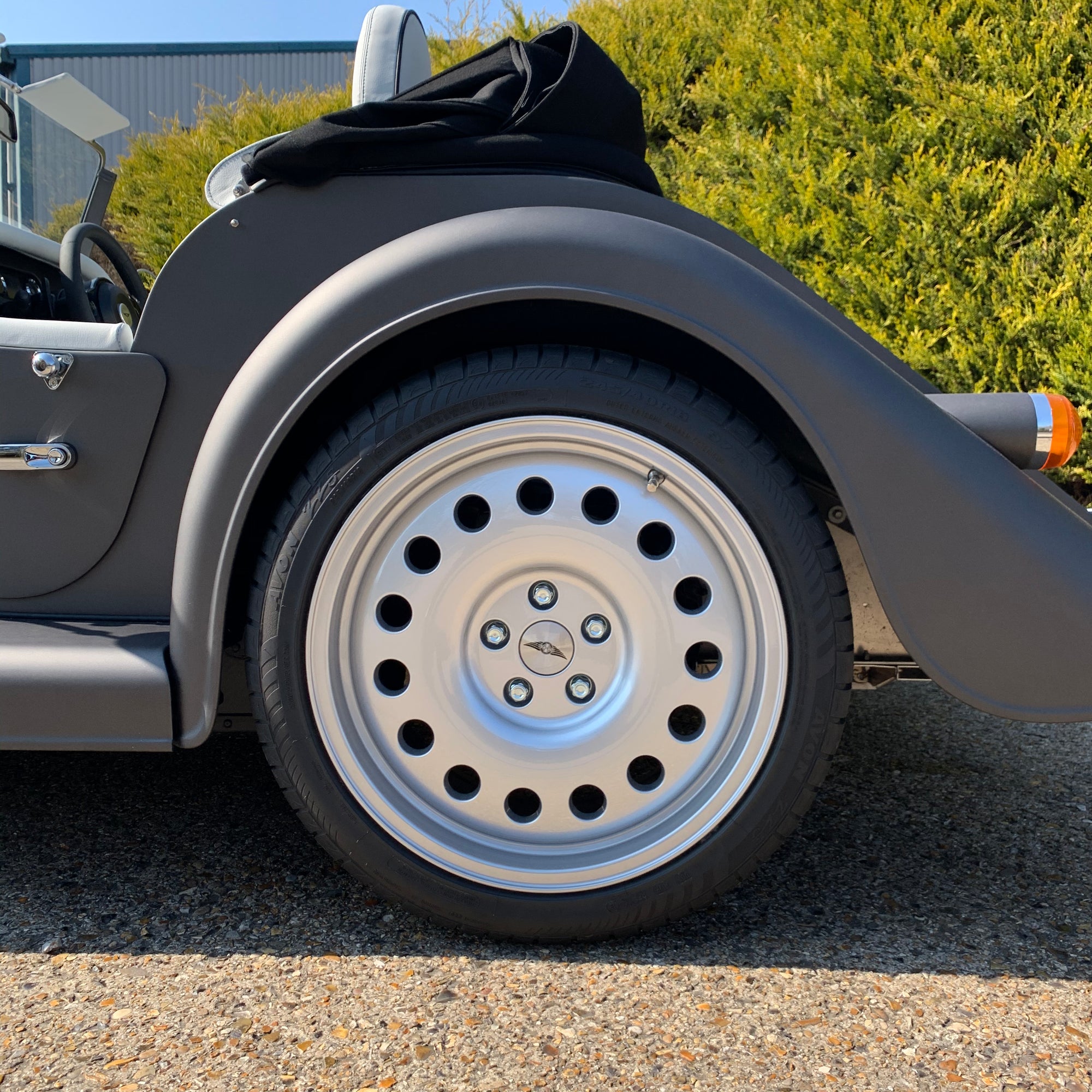 SOLD - Morgan Plus Six - 3.0 Auto - Silverstone track grey - Matt