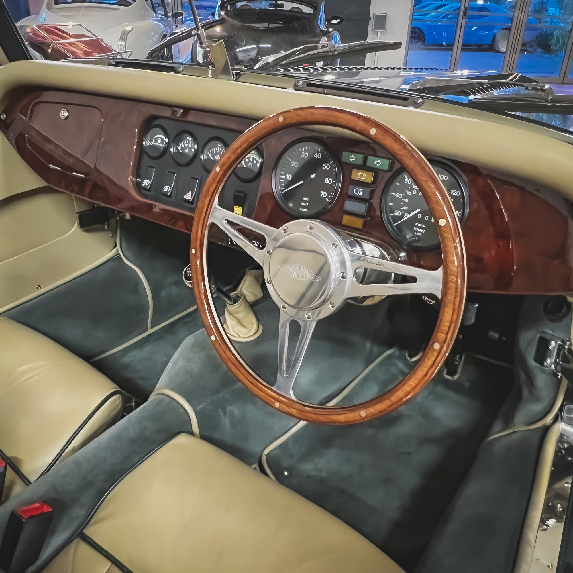 Morgan 4/4 1.6 Ford - Morgan Classic Old English White